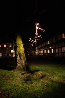 Lighting Up Space - lysskulptur 